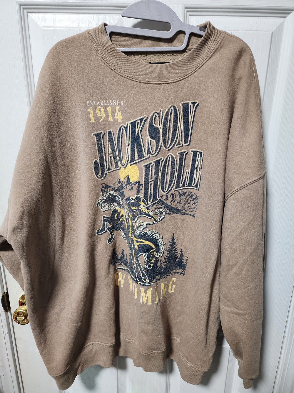 State of Mind Jackson Hole Graphic Crewneck - Beige & Yellow XXL